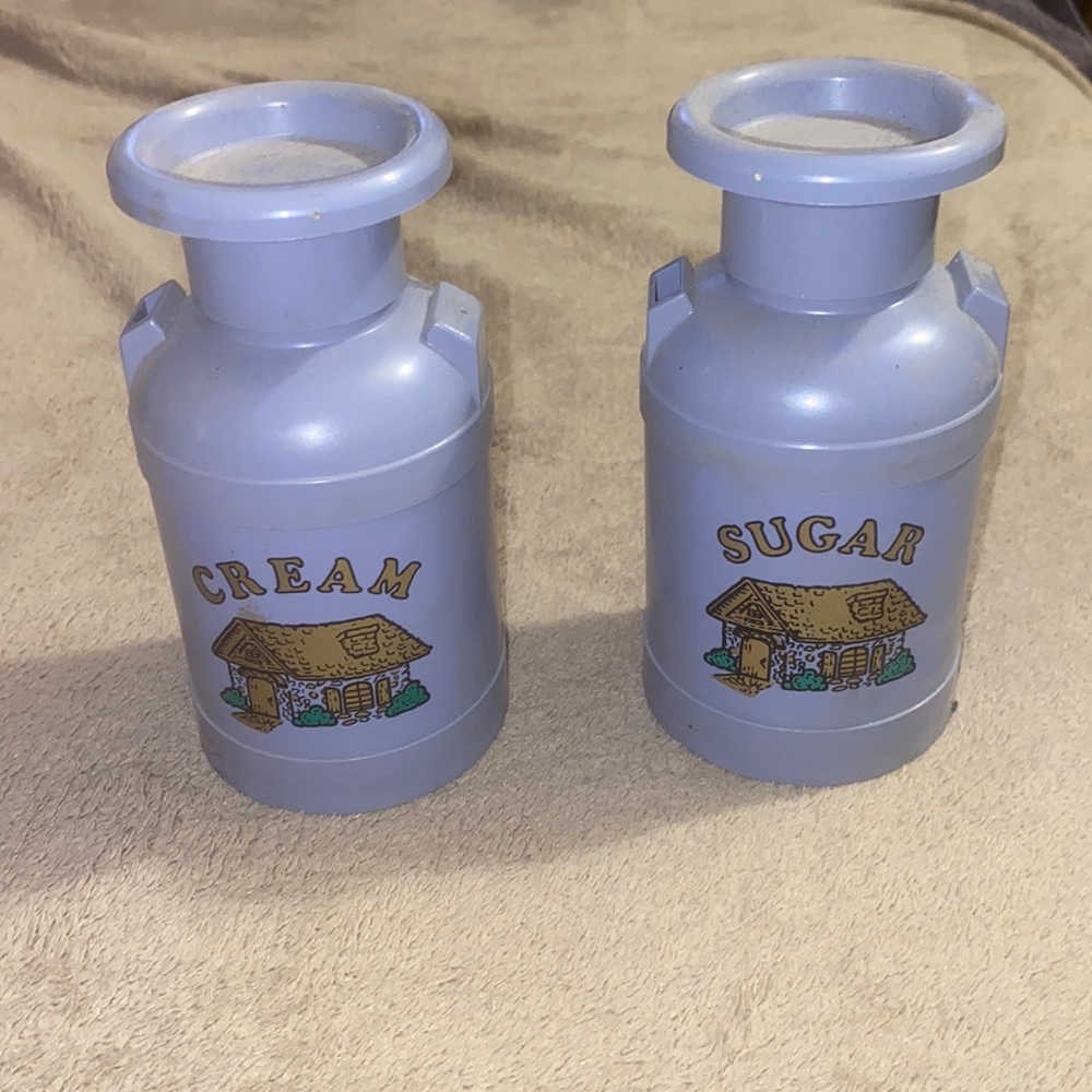 Vintage Style Cream and Sugar Container
